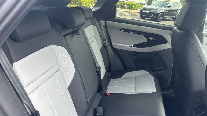 Land Rover Range Rover Evoque 1.5 P270e Dynamic SE 5dr Auto Hatchback - Image 35